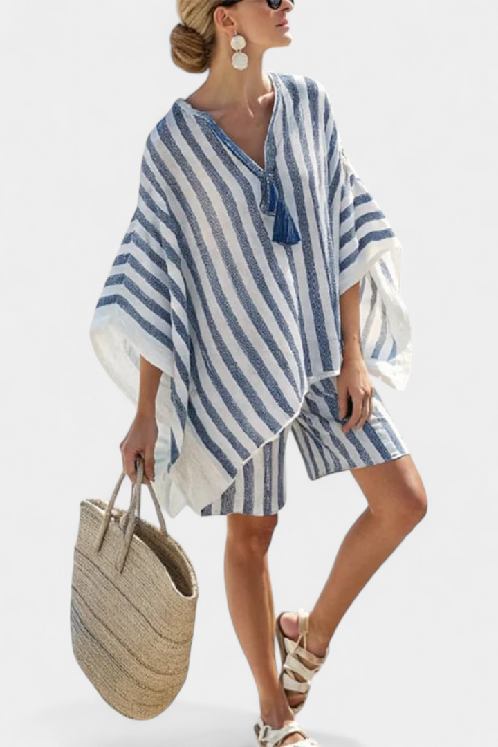 Nancy csíkos szett oversized pólóval és elegáns sorttal