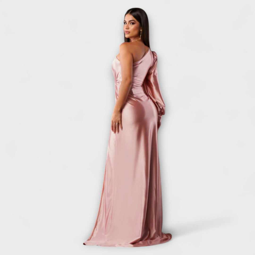 Juli - Elegáns Ruha Kifinomultsággal
